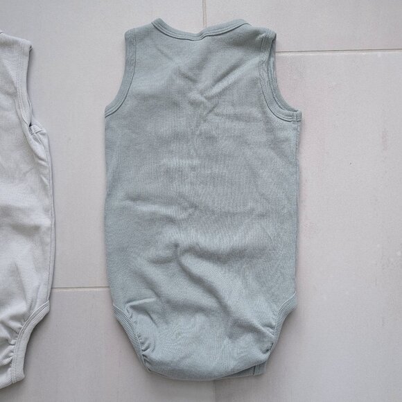 (4/$20) H&M - Cotton Bodysuits (2 Pack) - Picture 8 of 8